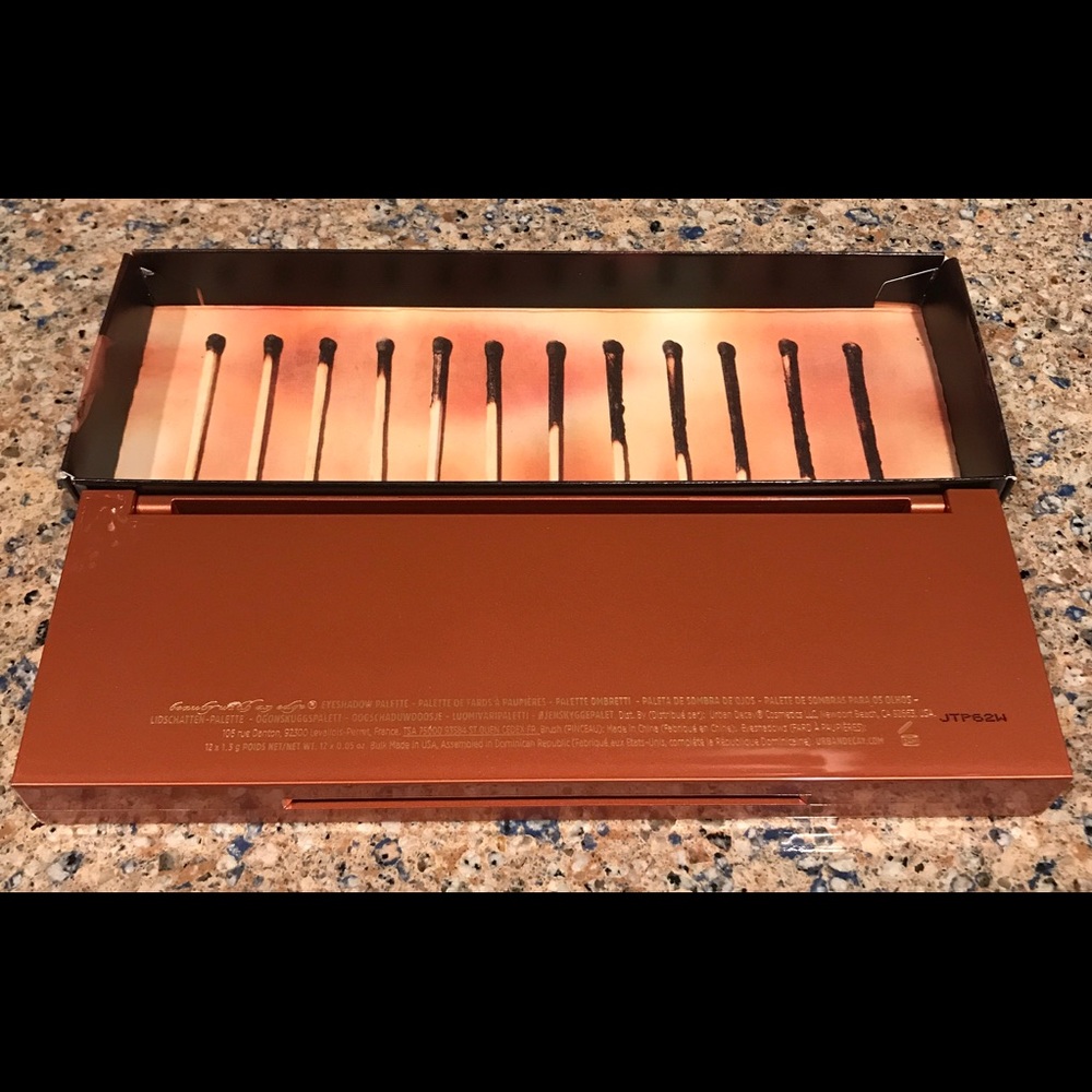 Urban Decay Naked Heat Palette - Picture 4 of 4